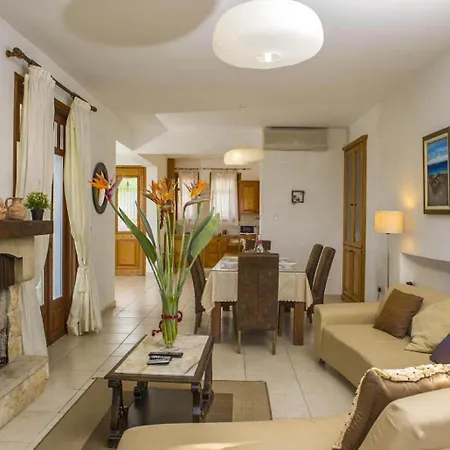Villa Minoas *