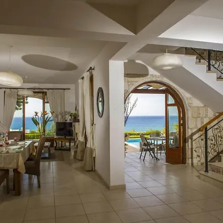 Minoas Villa *