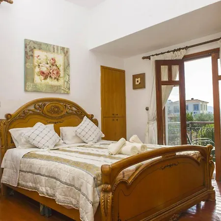 Minoas Villa